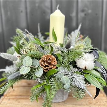 Christmas Pillar candle table decoration