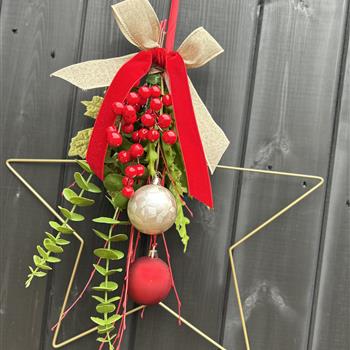 Metal hanging star red